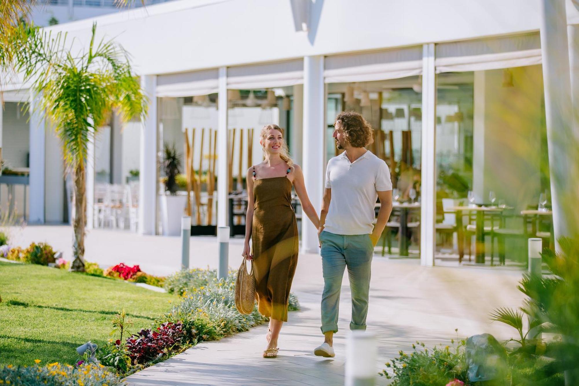 Ivi Mare - Designed For Adults By Louis Hotels Geroskipou Eksteriør billede The Village