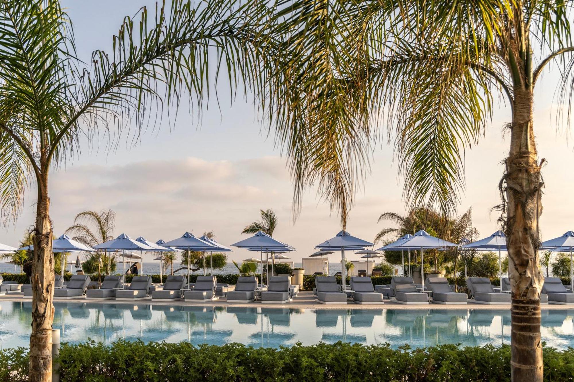 Ivi Mare - Designed For Adults By Louis Hotels Geroskipou Eksteriør billede The pool at the Four Seasons Hotel