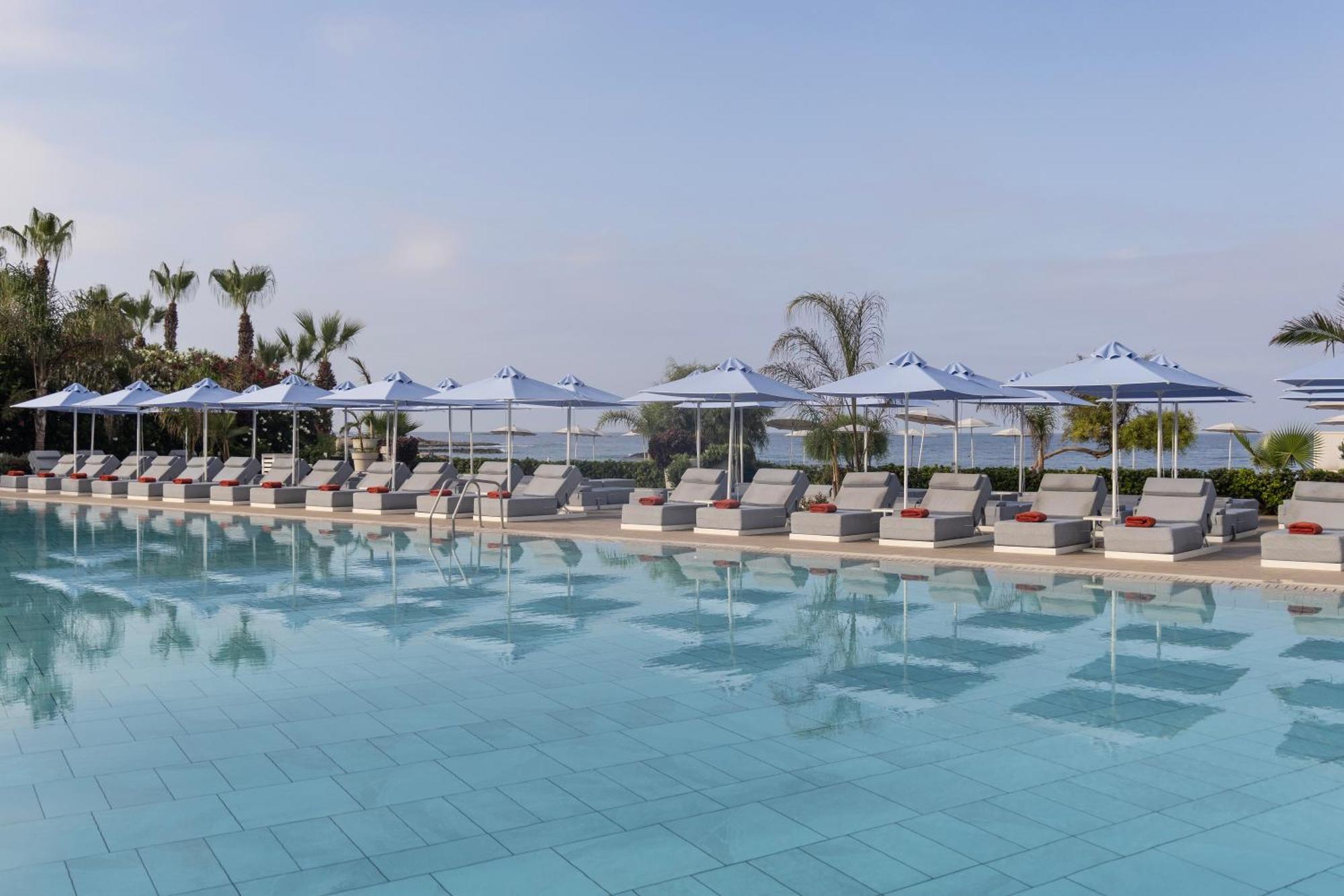 Ivi Mare - Designed For Adults By Louis Hotels Geroskipou Eksteriør billede The swimming pool at the hotel