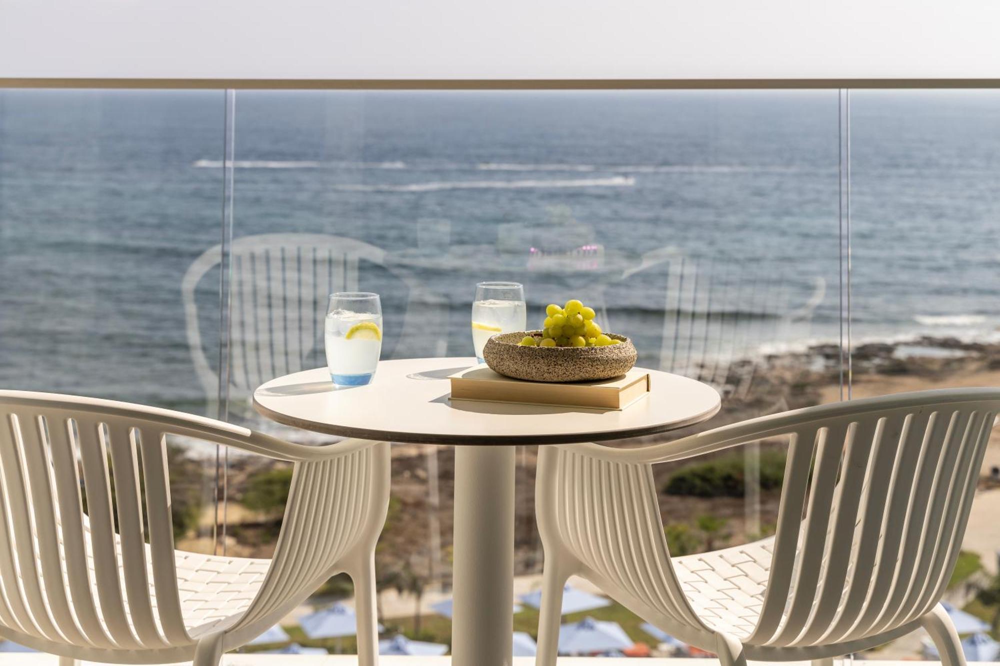 Ivi Mare - Designed For Adults By Louis Hotels Geroskipou Eksteriør billede View from the hotel