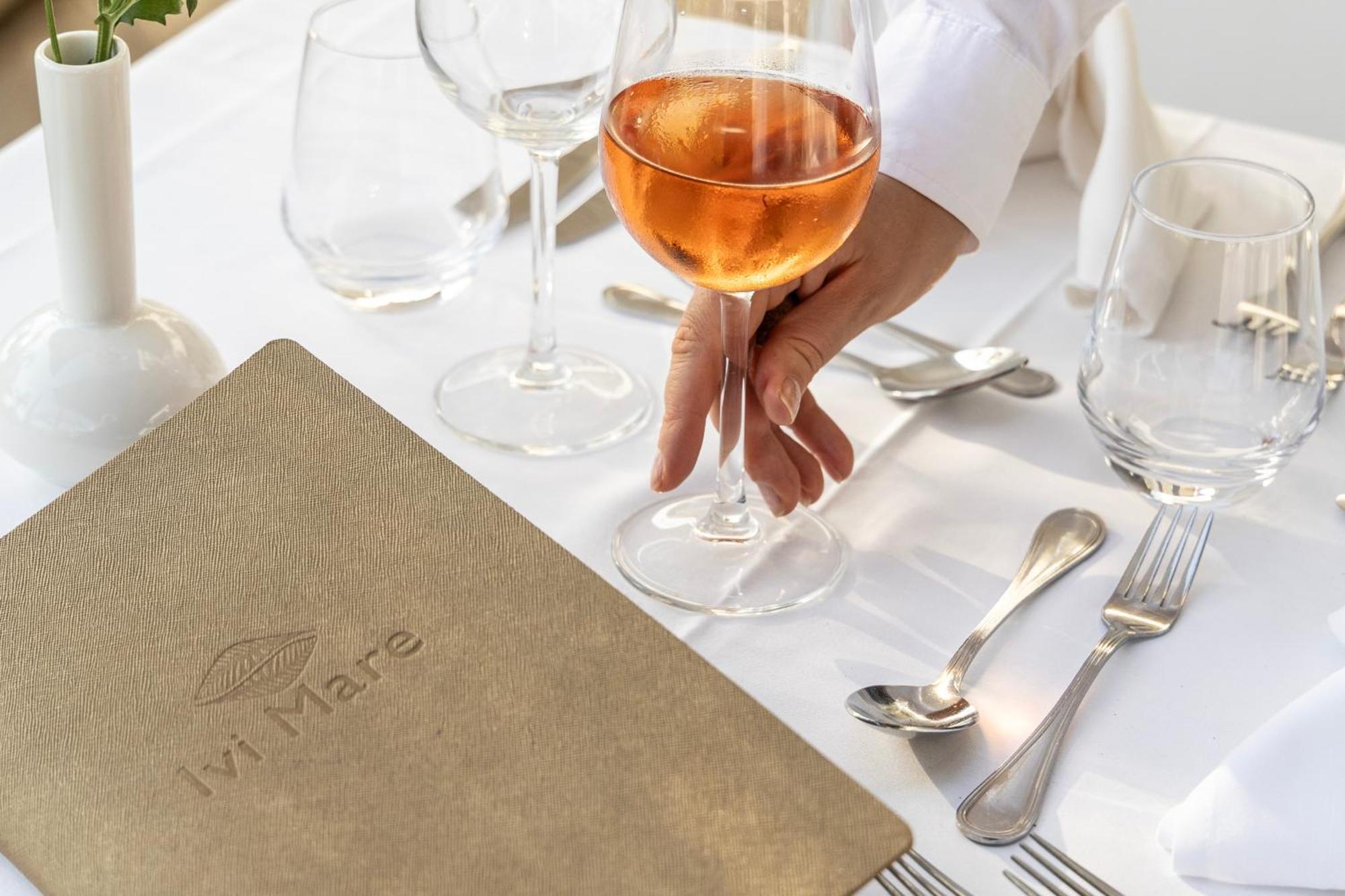 Ivi Mare - Designed For Adults By Louis Hotels Geroskipou Eksteriør billede A wine menu