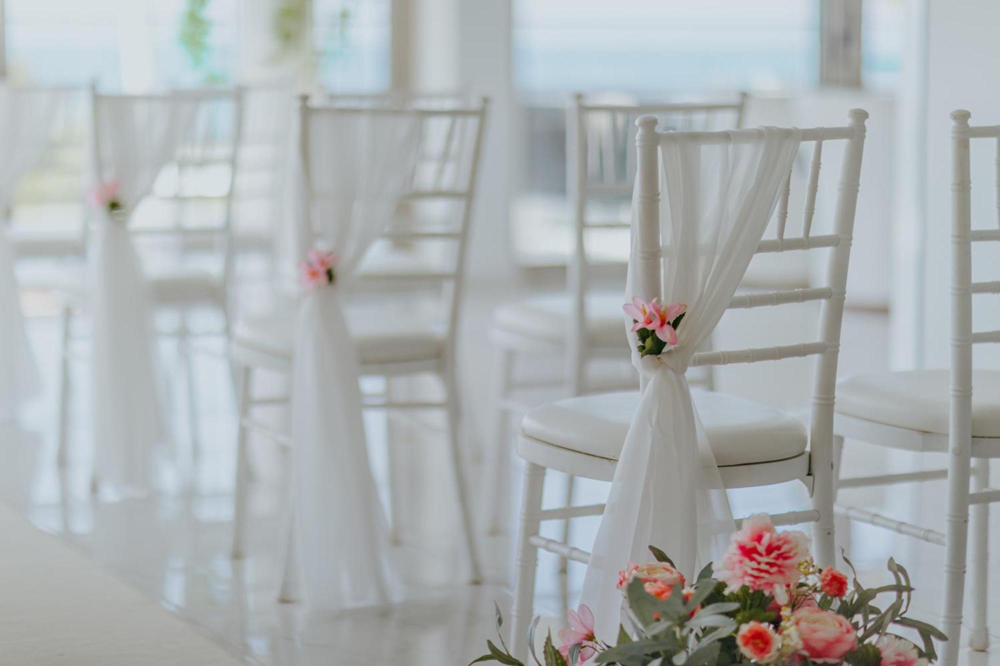 Ivi Mare - Designed For Adults By Louis Hotels Geroskipou Eksteriør billede Chiavari chairs with sashes