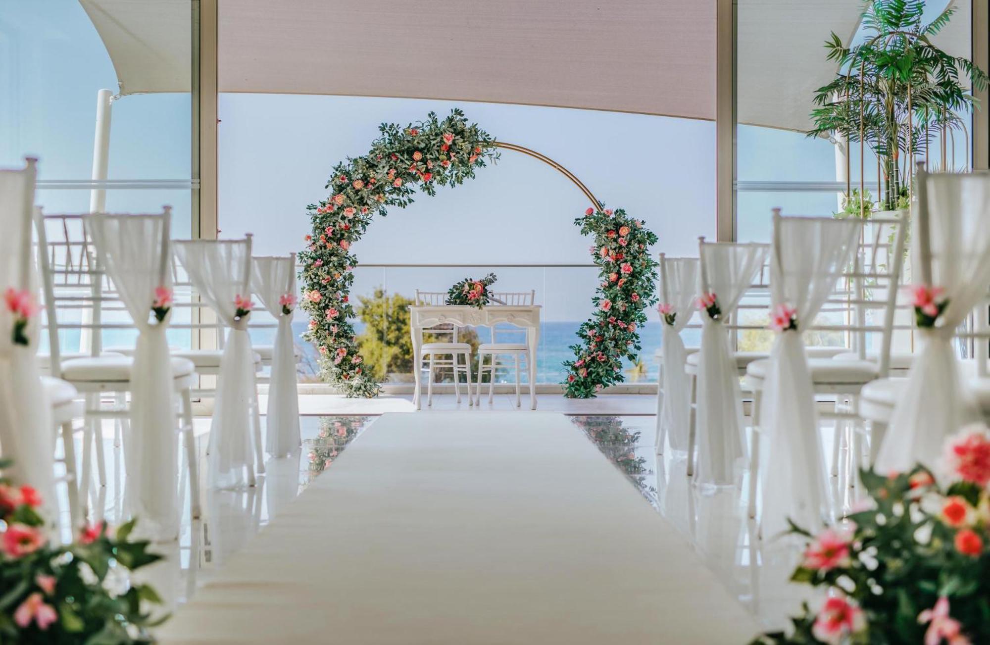 Ivi Mare - Designed For Adults By Louis Hotels Geroskipou Eksteriør billede Wedding Chapel